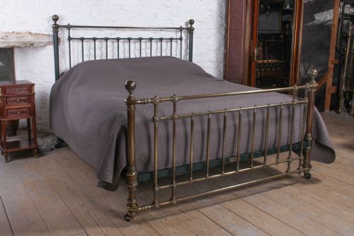 fig 1. Exceptionally handsome Victorian Winfield super king size bed