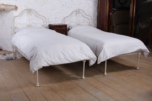 fig 2. Pretty pair of single Victorian iron no end beds (can be joined0