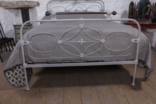 fig 1. Very nice 5Ft irish king size bed