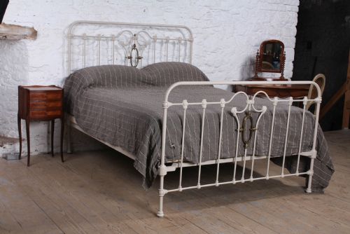 fig 1. Very individual and fashionable king size bed