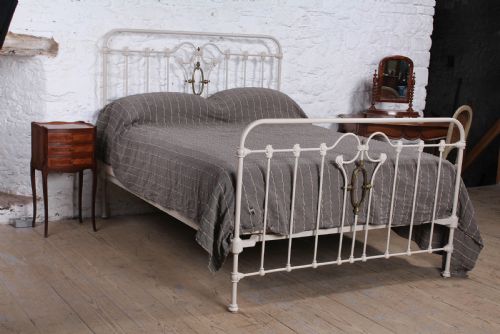 fig 2. Very individual and fashionable king size bed
