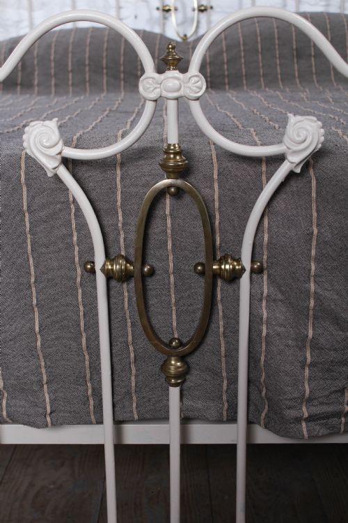 fig 3. Very individual and fashionable king size bed