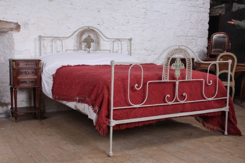 Very Pretty Forged Iron King Size Bed