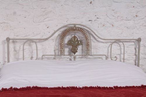 fig 1. Very pretty forged iron king size bed