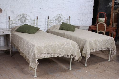 Pretty Pair of Victorian No End Beds (Can Be Joined)