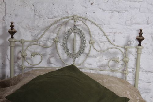 fig 4. Pretty pair of Victorian no end beds (can be joined)