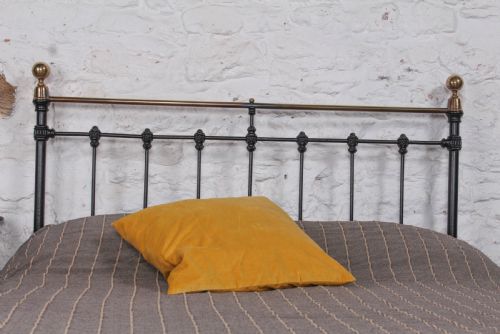 fig 1. Classic Victorian good quality no end double bed