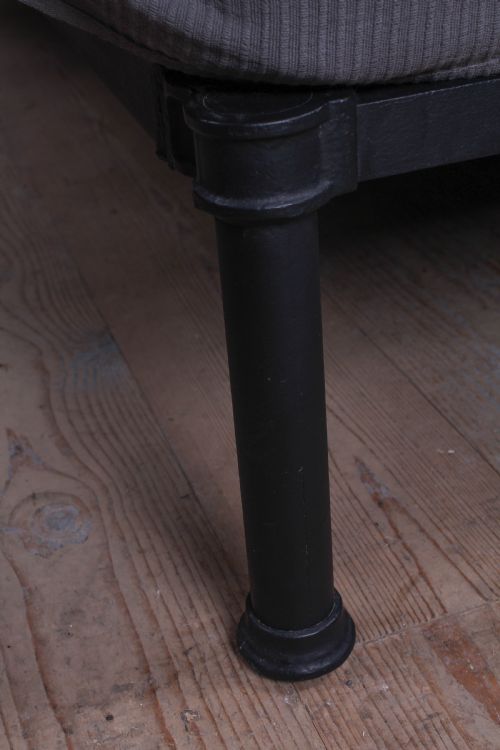 fig 2. Classic Edwardian no end king size bed