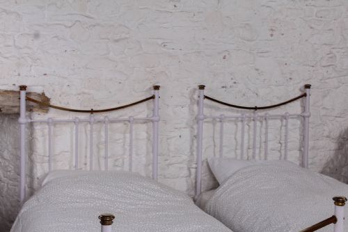 fig 1. Very nice pair of Edwardian dip rail single beds
