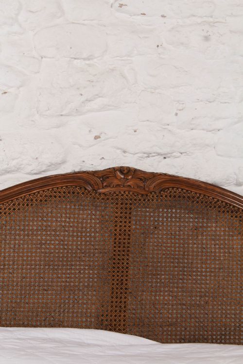 fig 1. Lovely corbeille king size beregere bed