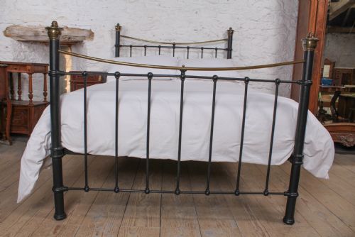 fig 3. Classic Edwardian dip rail brass and black double bed