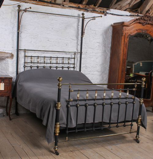 fig 1. Beautiful Victorian king size half tester bed