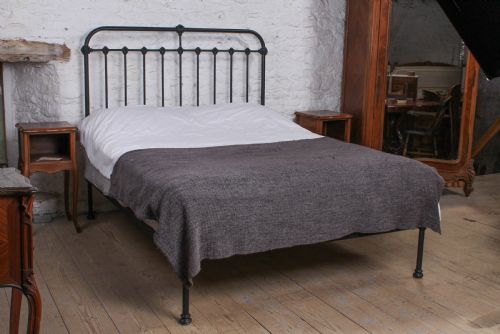 Fashionably Simple French All Iron King Size Bed
