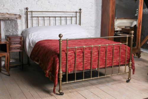 Attractive Aged Brass Kin9 Size Victorian Bed