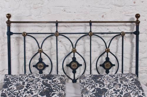 fig 1. Handsome individual Victorian king size no end bed