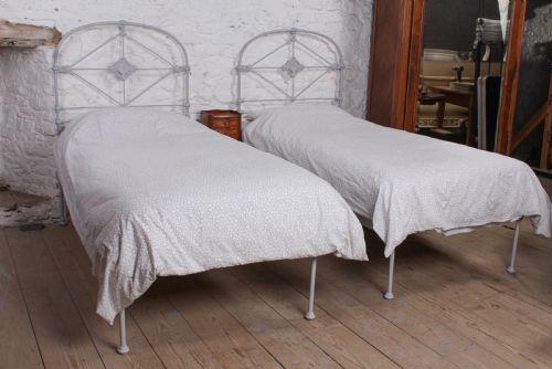 Lovely Pair of All Iron Single No End Beds (Can Be Joined)