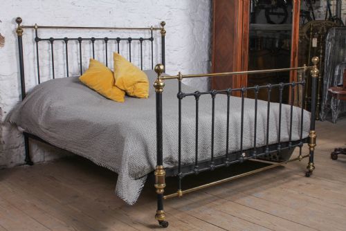Handsome Classic Victorian 6ft Super King Size Bed by Maple and Co.