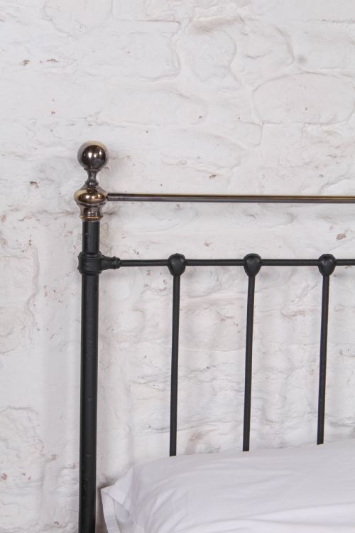 fig 3. Classic Victorian king size black and aged brass no end bed
