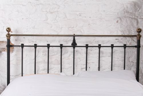 fig 3. Classic Victorian no end black and aged brass king size bed