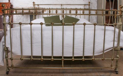 fig 1. Gorgeous bow foot Victorian 6Ft super king size bed by Scholbred