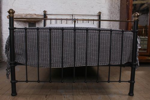 fig 1. Sturdy classic Edwardian brass and black king size bed