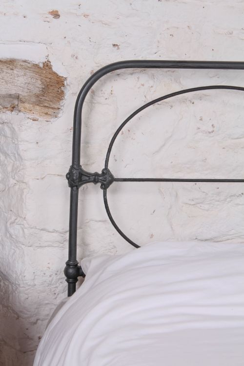 fig 3. All iron Irish king size no end bed 