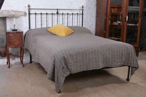Classic Black and Brass King Size No End Bed