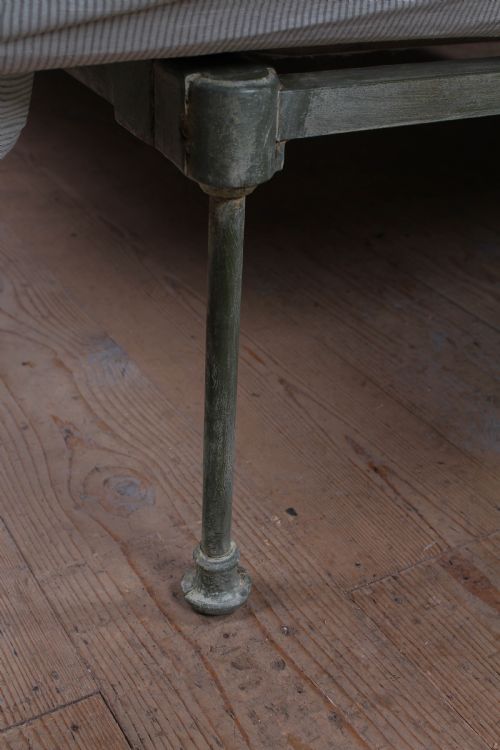fig 1. Lovely Victorian all iron NO end king size bed