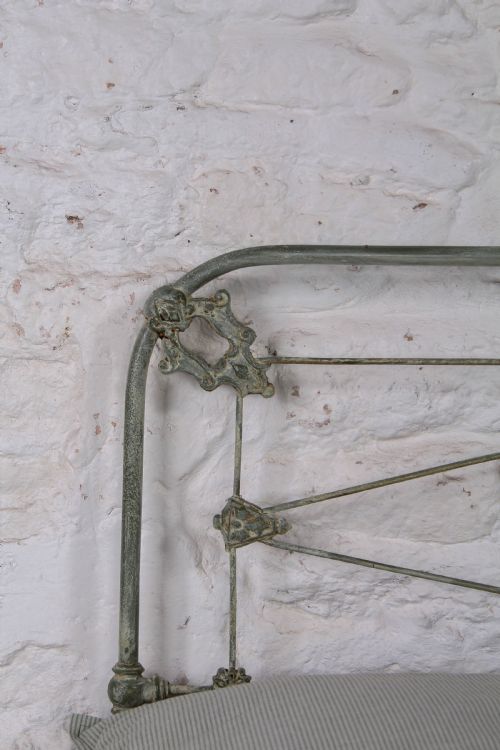 fig 3. Lovely Victorian all iron NO end king size bed