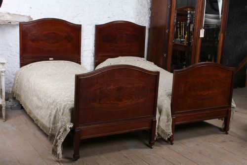 Pair of Edwardian Mahogany Single Beds by Heals (Can Be Joined)