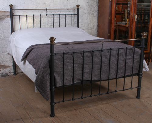 Sturdy Classic Edwardian Brass and Black King Size Bed