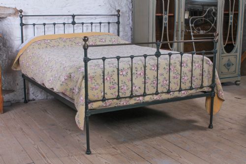 Classic Victorian 5ft Brass and Iron Bed in Dark Green