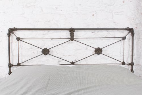 fig 3. Aged all iron no end king size bed