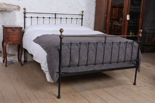Classic Victorian 5ft King Size Aged Brass and Black Bed