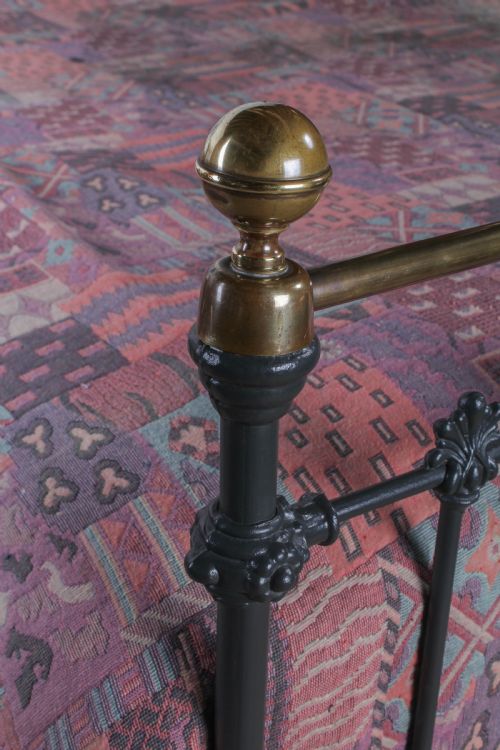 fig 1. Classic Victorian 5Ft King size brass and iron flour de lys bed