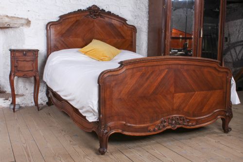 Spectacular Walnut Louis Xv Style King Size Bed