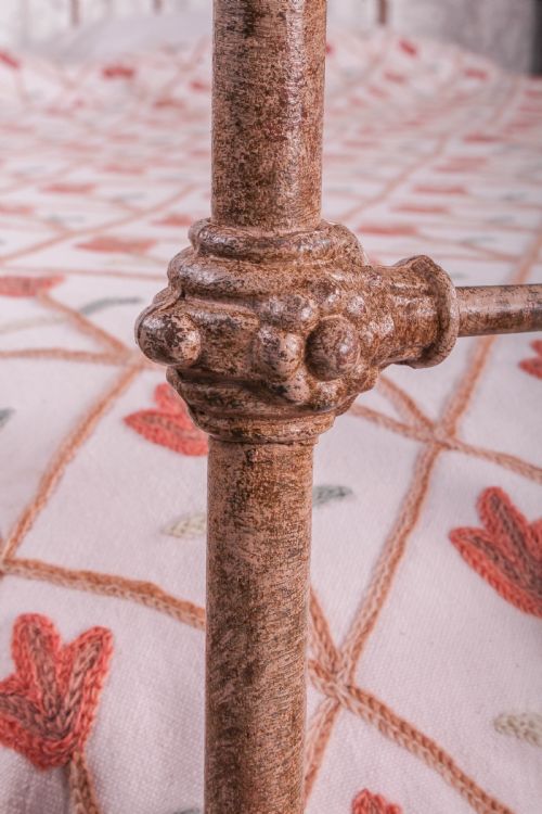 fig 3. Classic English Straight Rail 5Ft bed with Intriguing Rust effect Paint Finish.