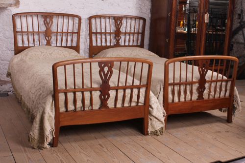 NICE PAIR OF HEALS OAK SINGLE BEDS - ADDITIONAL PHOTO 1