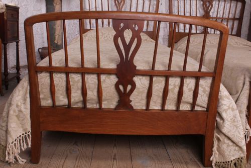 NICE PAIR OF HEALS OAK SINGLE BEDS - ADDITIONAL PHOTO 3