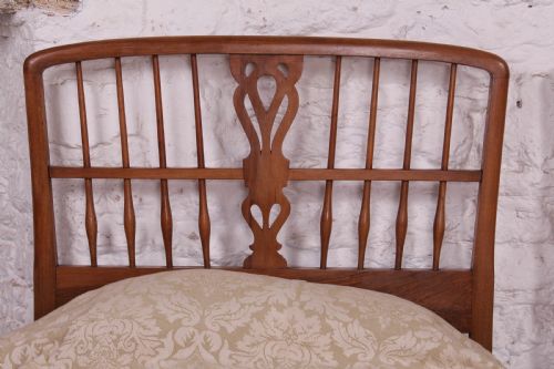 NICE PAIR OF HEALS OAK SINGLE BEDS - ADDITIONAL PHOTO 4