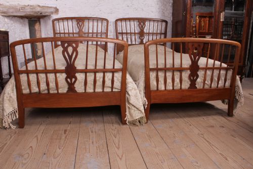 NICE PAIR OF HEALS OAK SINGLE BEDS - ADDITIONAL PHOTO 6