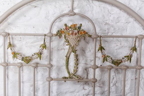 fig 1. Lovely very pretty all iron double no end double bed