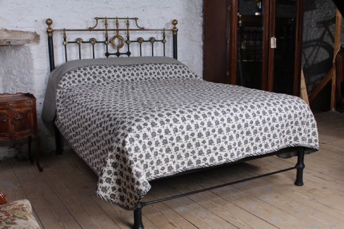 Handsome Individual Victorian No End King Size Bed