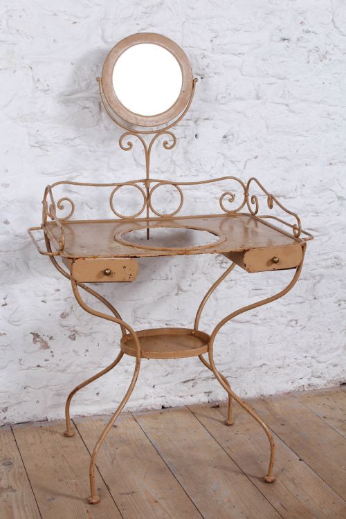VERY PRETTY FORGED IRON WASH STAND - ADDITIONAL PHOTO 1