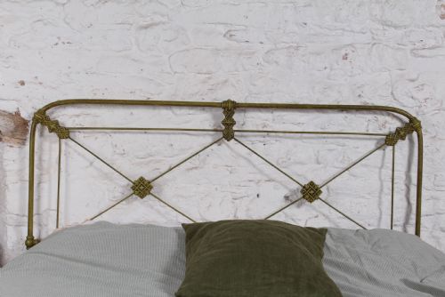 fig 1. Attractive all iron no end king size bed