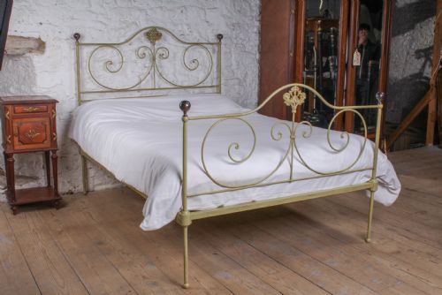 Forged Iron Double Bed in Fashionable Aged Green
