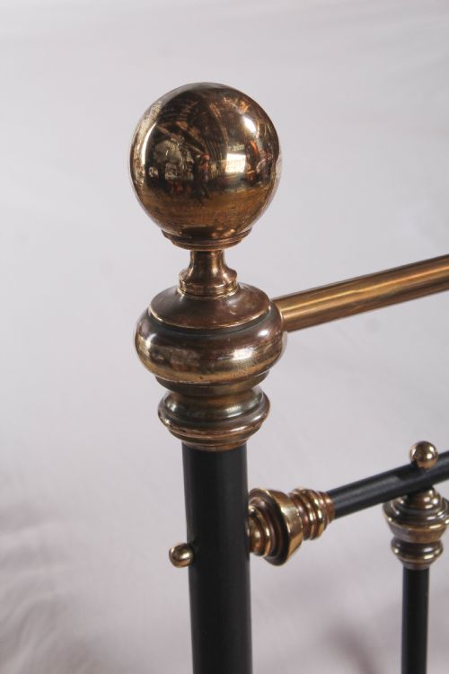 fig 2. Individual Classic Victorian 5Ft brass and iron king size bed