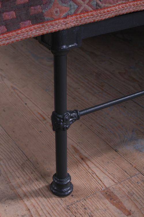 fig 2. Pleasingly simple no end king size bed
