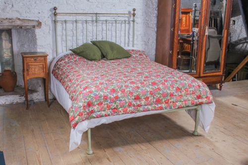 Pretty Pale Green Classic Victorian No End Double Bed