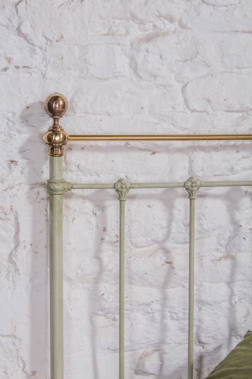 fig 2. Pretty pale green classic Victorian no end double bed